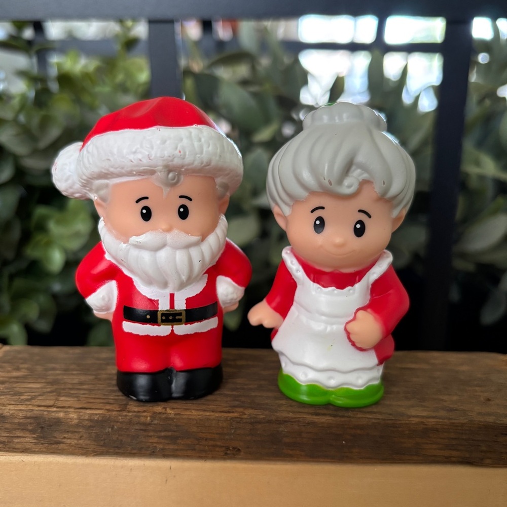 LITTLE PEOPLE Santa and Mrs. Claus Replacement Figurines 2019 DGF96